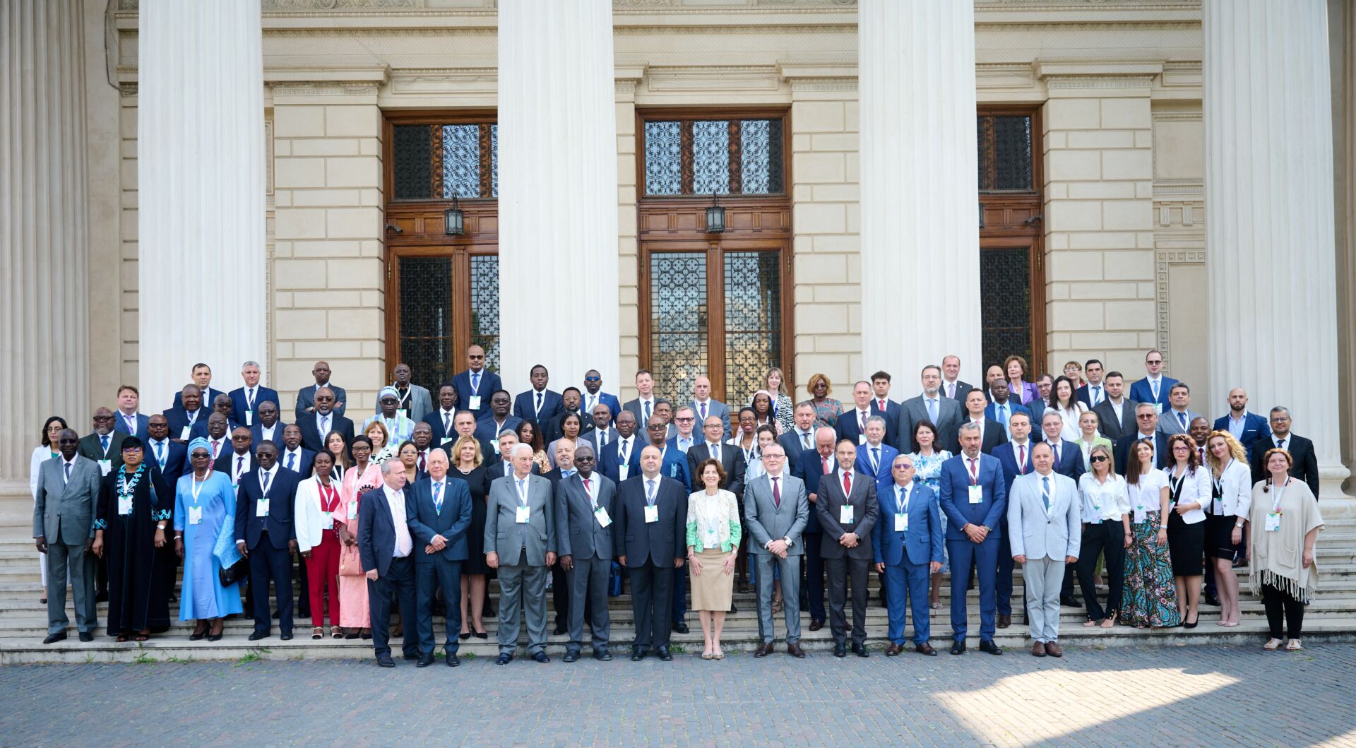 Photo officielle du séminaire professionnel de l'Aisccuf qui s'est tenu en juillet 2023 à Bucarest, en Roumanie