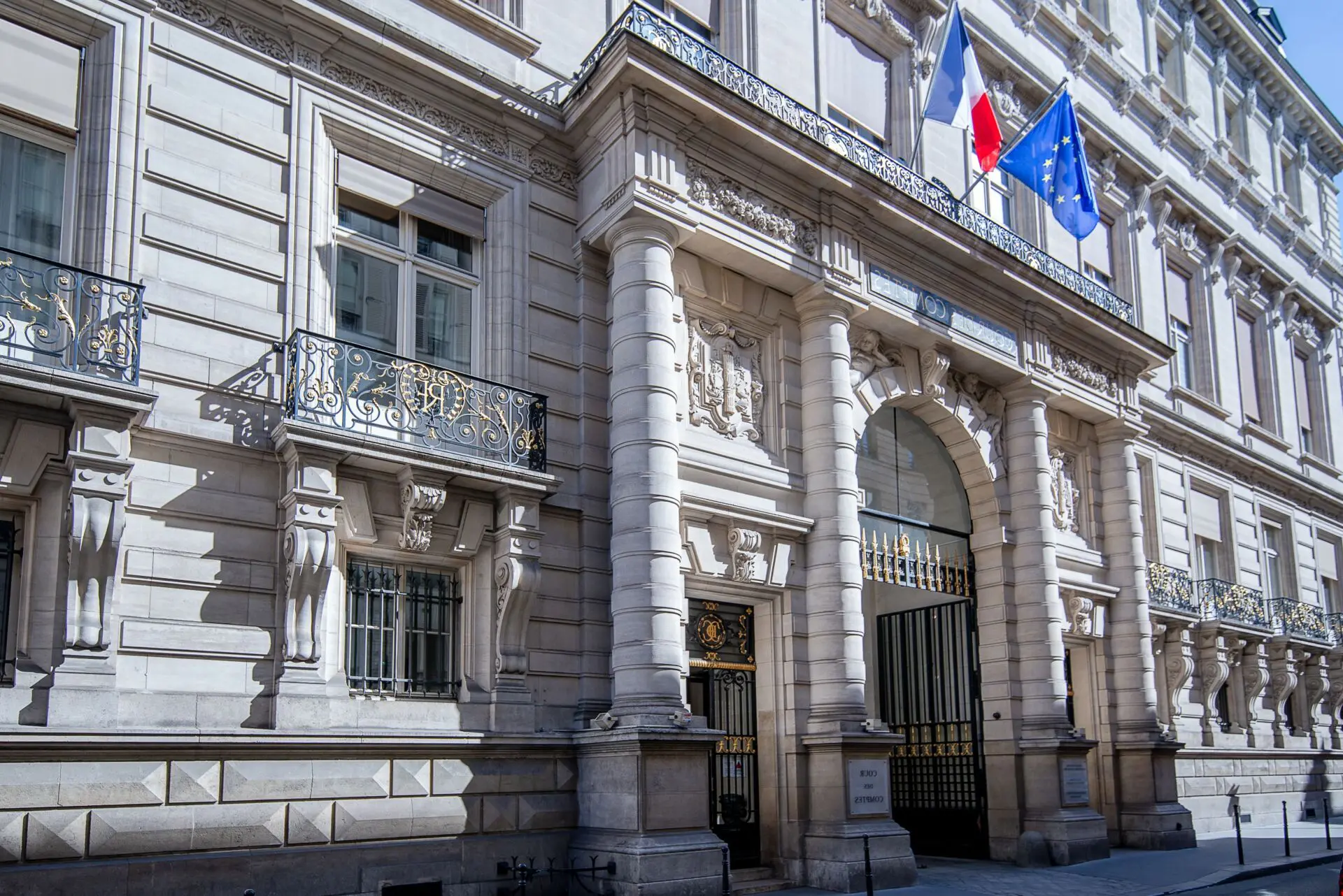 Façade du siège de la Cour des comptes de France