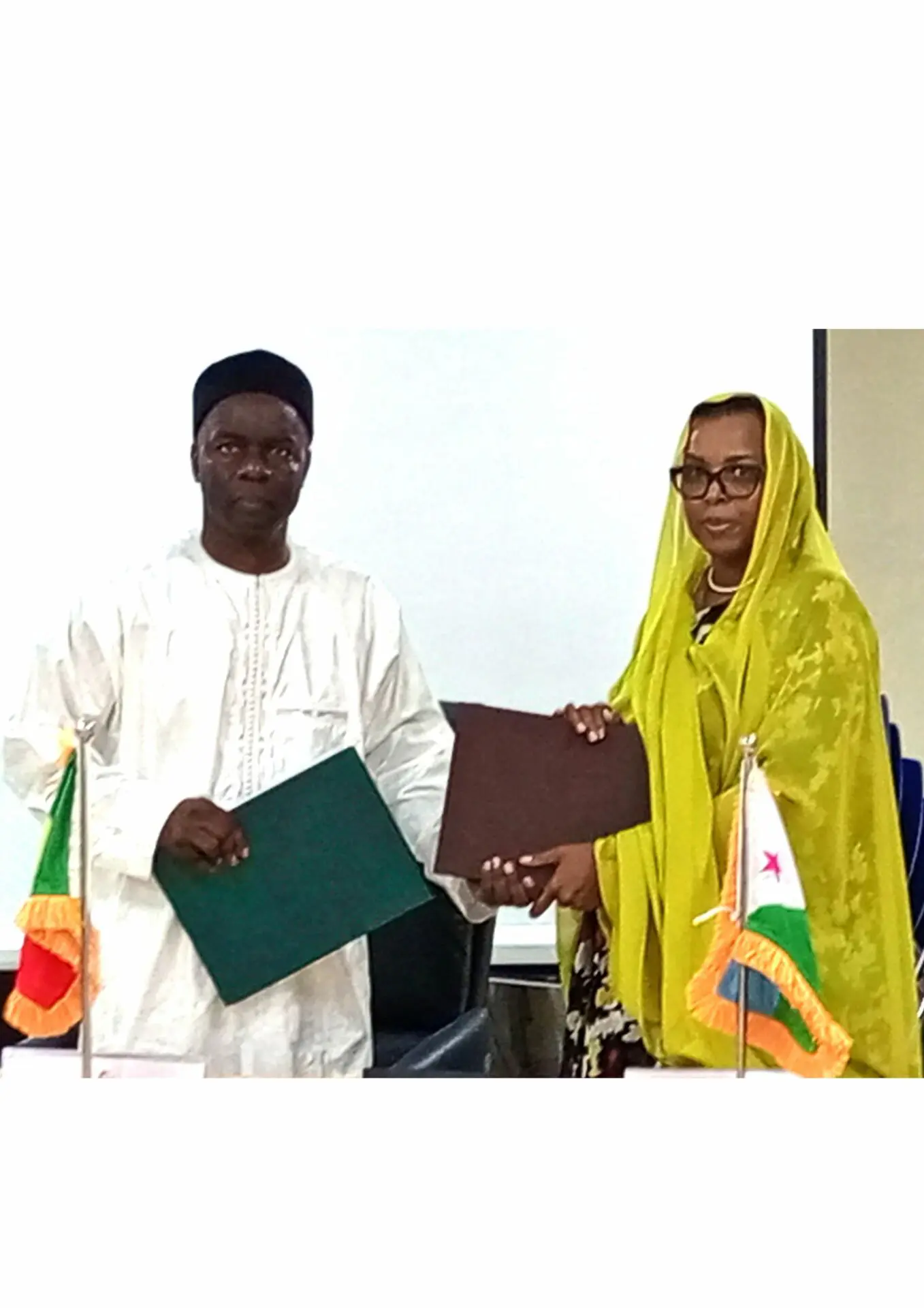 Mamadou FAYE, Premier président de la Cour des Comptes du Sénégal et Ismahan Mahamoud Ibrahim, Première présidente de la Cour des comptes de Djibouti